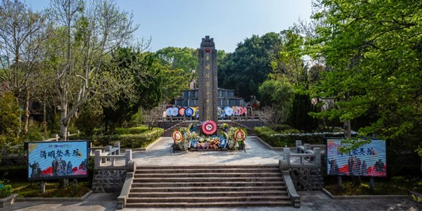 傳承紅色基因，弘揚(yáng)愛國精神！寧紅電氣開展清明祭掃活動(dòng)！